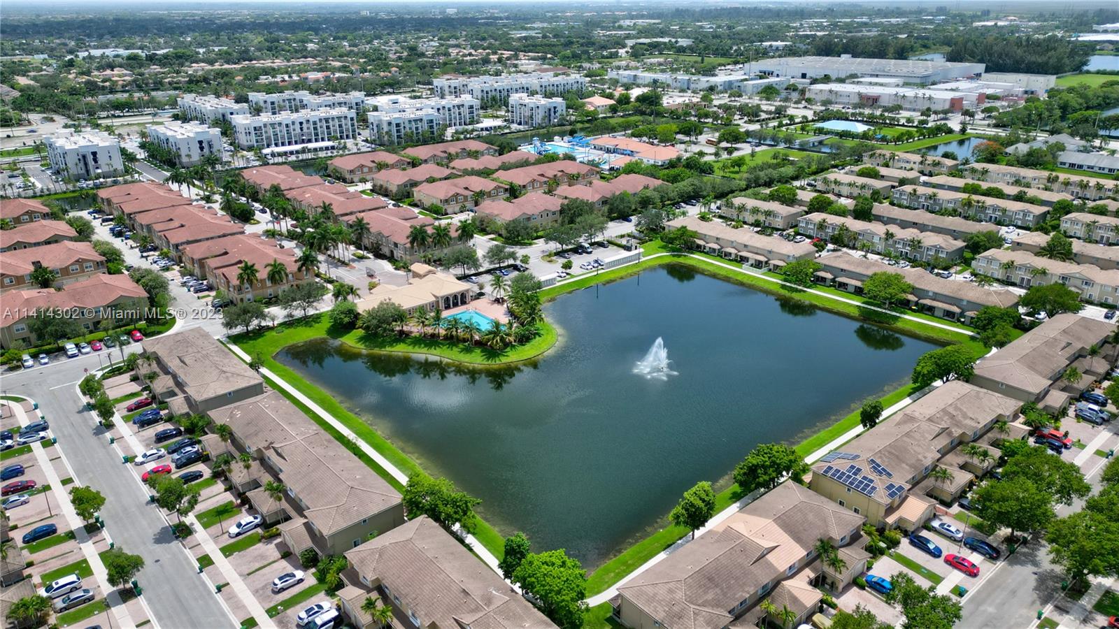 5894 Abbey Road Tamarac, FL 33321 - Photo 40 of 48