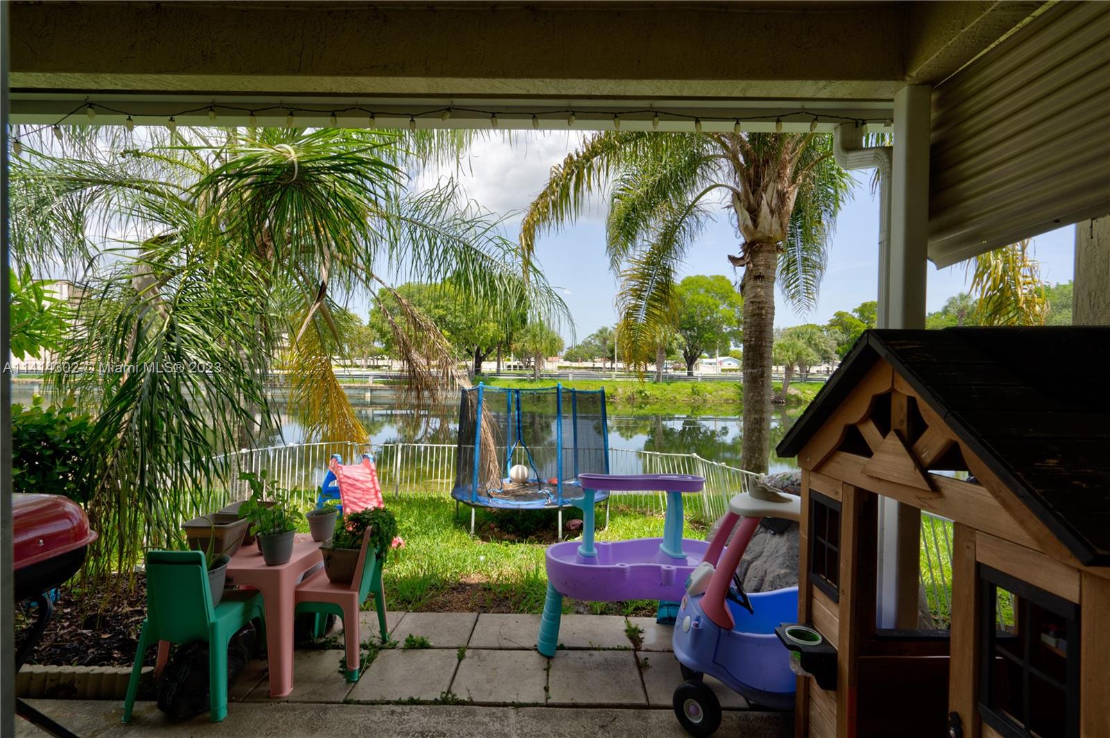 5894 Abbey Road Tamarac, FL 33321 - Photo 6 of 48
