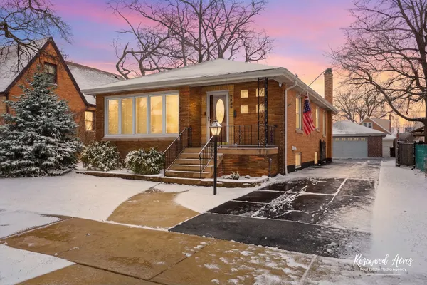 $390,000 | 7329 55th Place, Summit, IL 60501