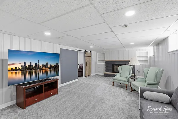 $379,000 | 7329 55th Place, Summit, IL 60501