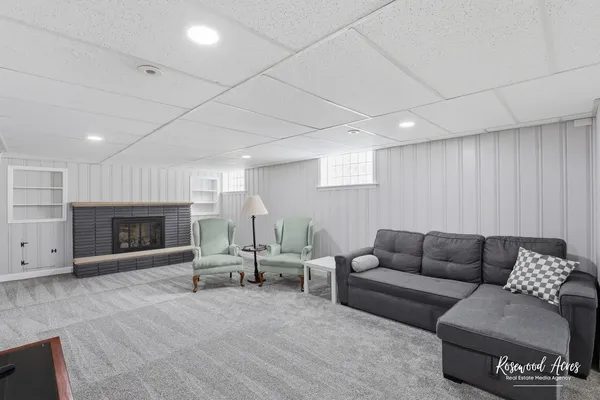 $379,000 | 7329 55th Place, Summit, IL 60501