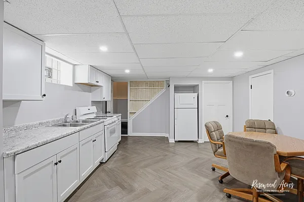 $379,000 | 7329 55th Place, Summit, IL 60501