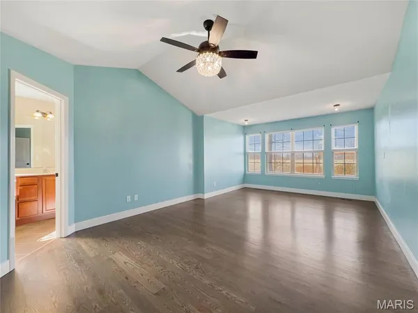 $340,000 | 215 Hunters Chase Street, Winfield, MO 63389