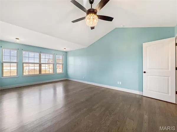$340,000 | 215 Hunters Chase Street, Winfield, MO 63389