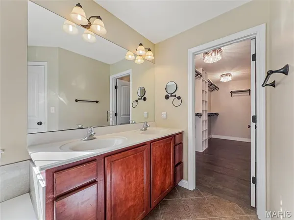 $340,000 | 215 Hunters Chase Street, Winfield, MO 63389
