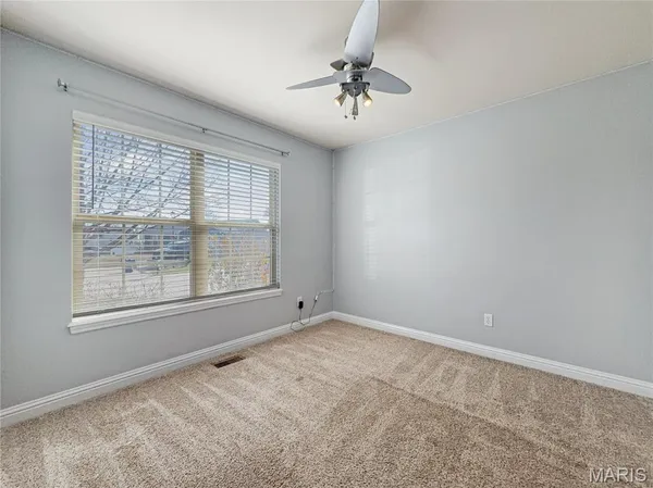 $340,000 | 215 Hunters Chase Street, Winfield, MO 63389