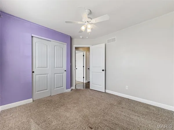 $340,000 | 215 Hunters Chase Street, Winfield, MO 63389
