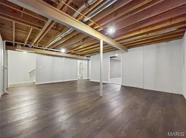$340,000 | 215 Hunters Chase Street, Winfield, MO 63389