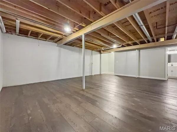 $340,000 | 215 Hunters Chase Street, Winfield, MO 63389