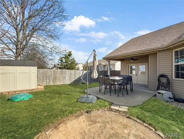 $340,000 | 215 Hunters Chase Street, Winfield, MO 63389