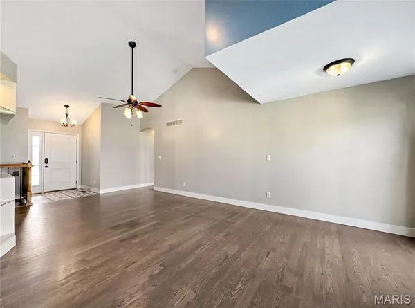 $340,000 | 215 Hunters Chase Street, Winfield, MO 63389