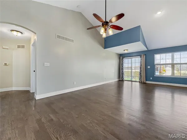 $340,000 | 215 Hunters Chase Street, Winfield, MO 63389