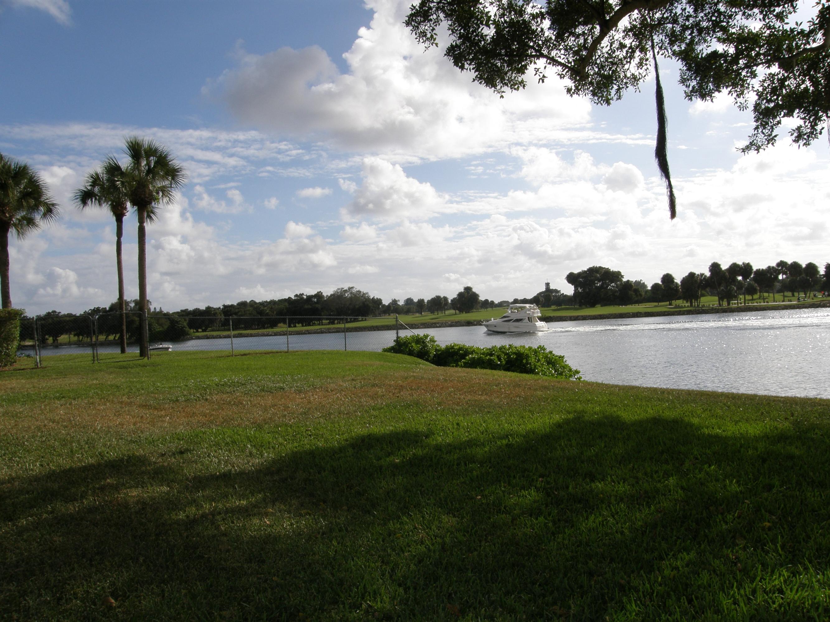 364 Golfview Road, Unit 101 North Palm Beach, FL 33408 - Photo 17 of 18 013