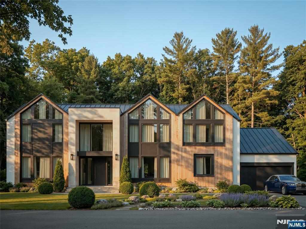 44 Pine Terrace Demarest, NJ 07627 - Photo 2 of 7