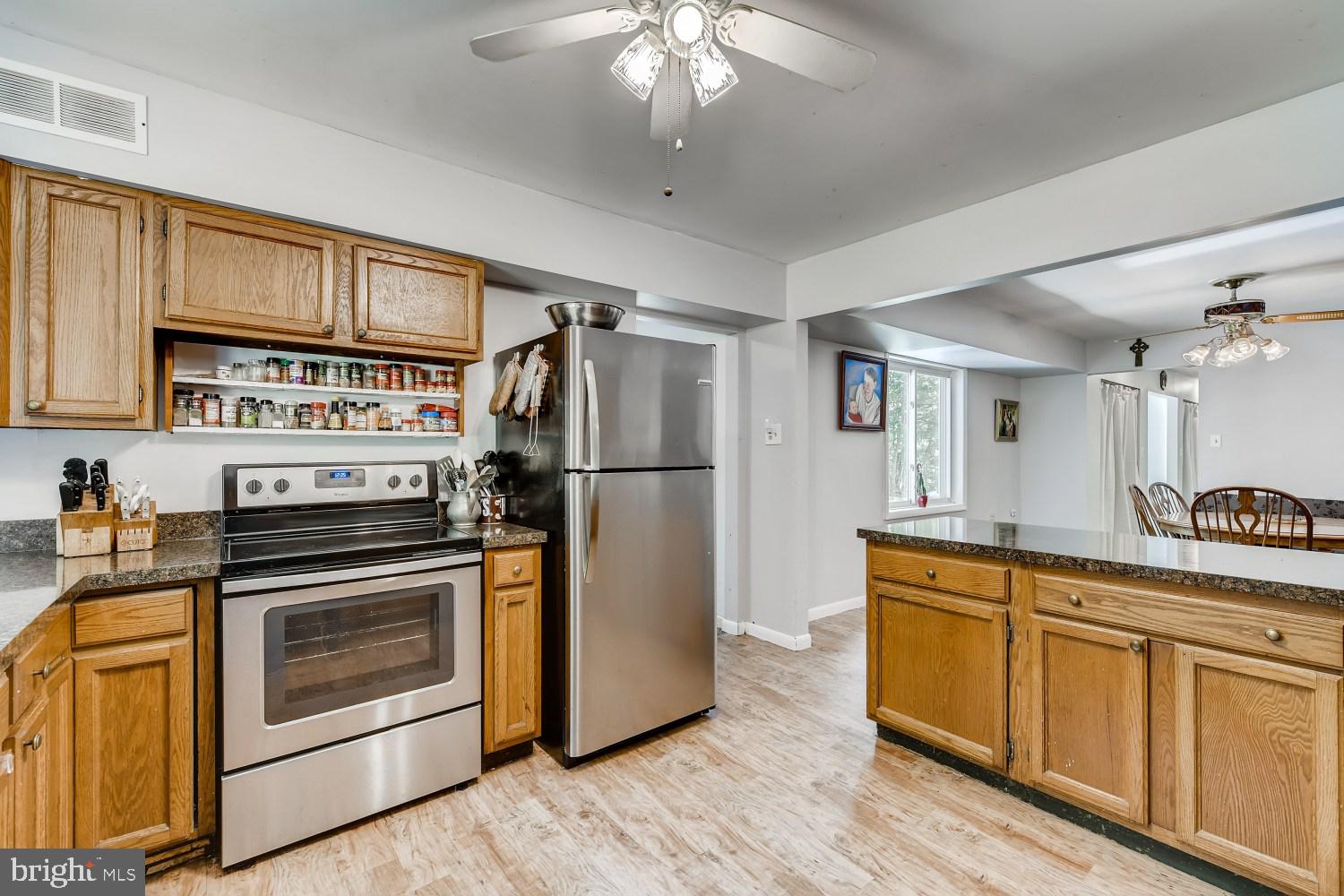10833 Gambrill Park Road Frederick, MD 21702 - Photo 9 of 28 Gallery Image 9