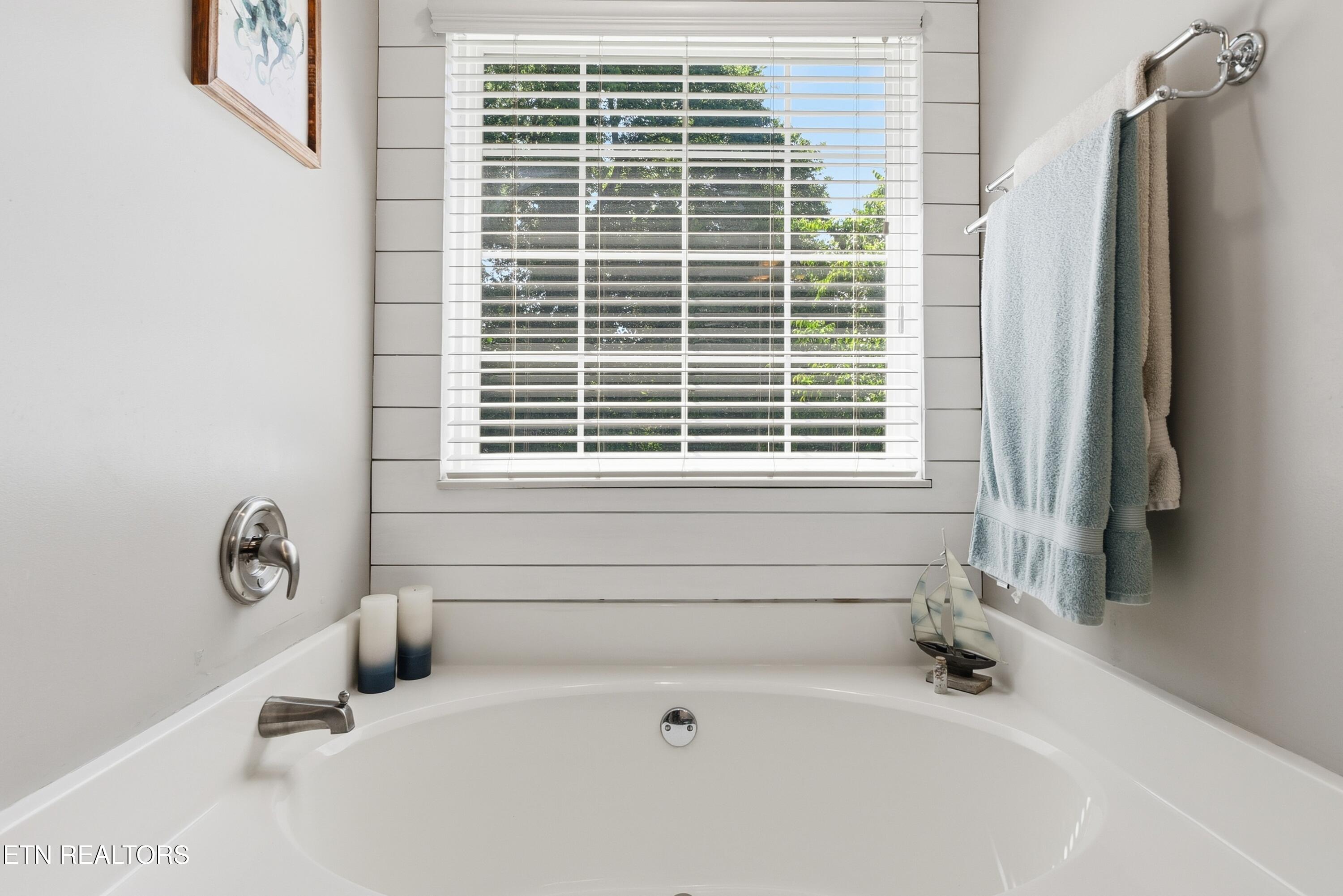 952 Station View Road Knoxville, TN 37919 - Photo 26 of 40 SOAKING TUB