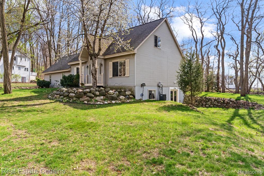 11096 Whispering Ridge Trail Fenton, MI 48430 - Photo 4 of 46