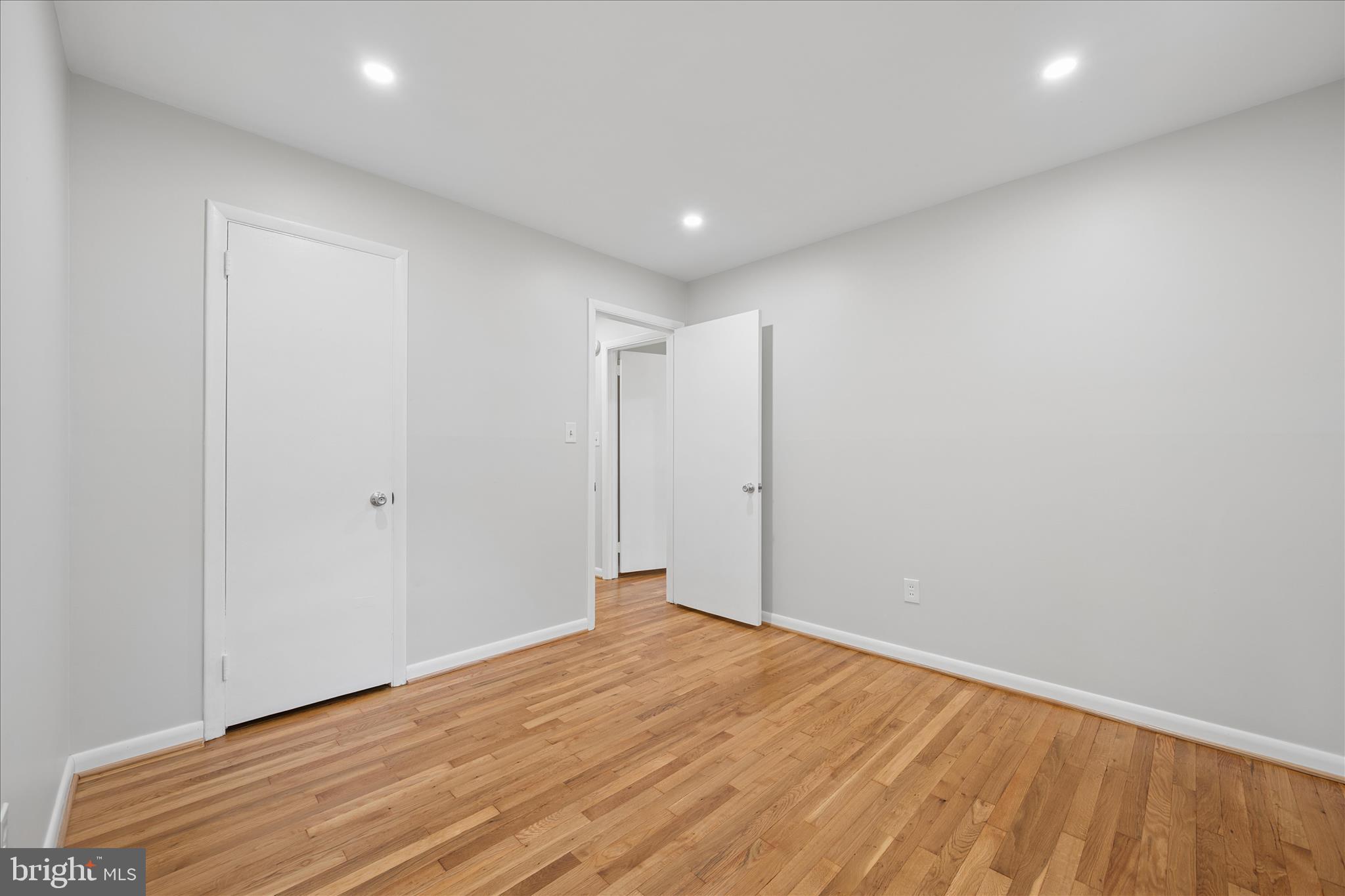 115 Woodland Road Gaithersburg, MD 20877 - Photo 20 of 40 Bedroom 3