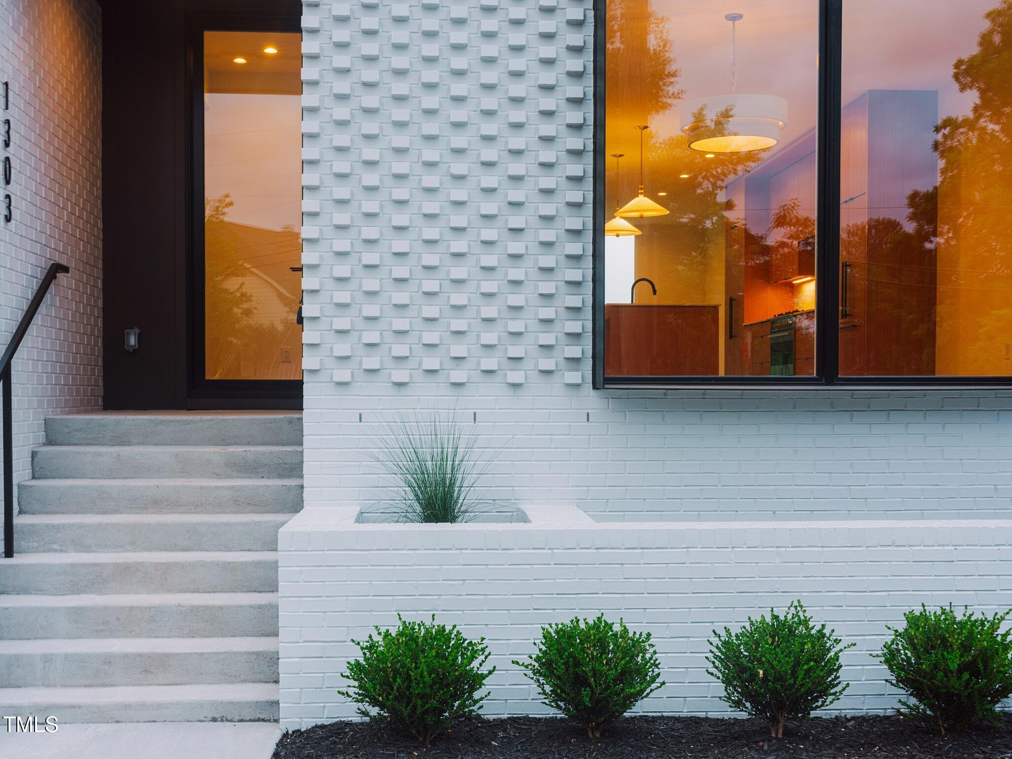 1308 Chamblee Hill Raleigh, NC 27608 - Photo 4 of 51 20210814-_DSF7360