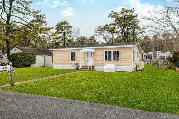 $160,000 | 525 Riverleigh Avenue, Unit P3, Riverhead, NY 11901