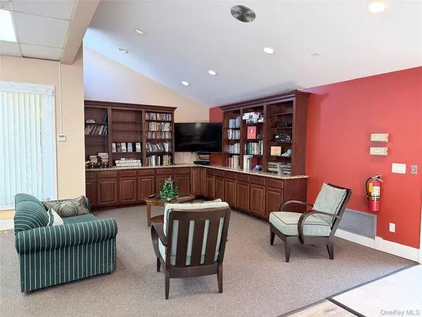 $160,000 | 525 Riverleigh Avenue, Unit P3, Riverhead, NY 11901