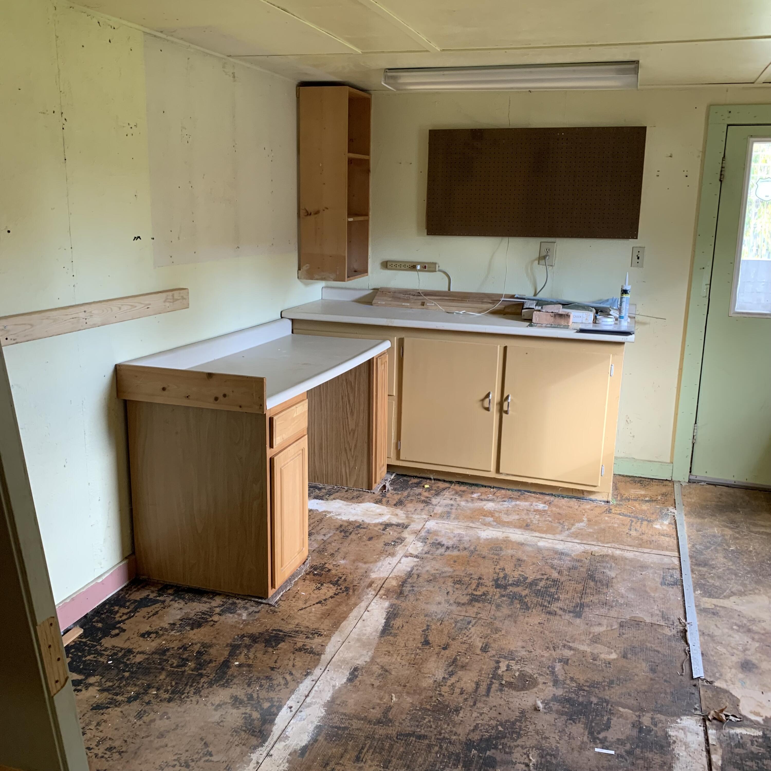 417 South Center Street Hartford, MI 49057 - Photo 14 of 22 IMG_5813