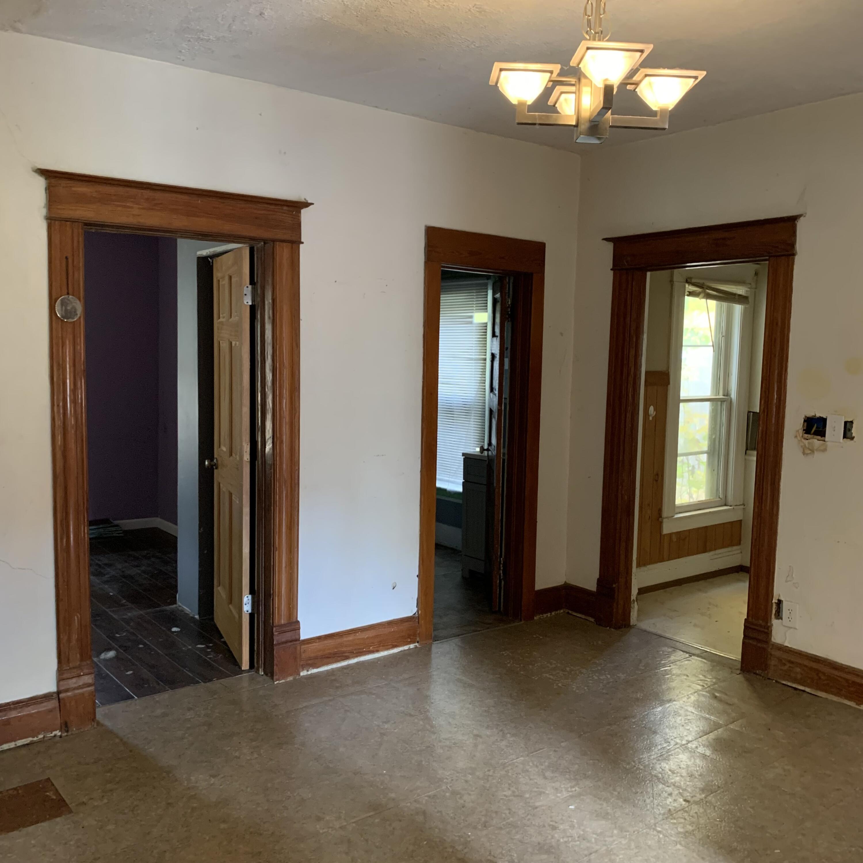 417 South Center Street Hartford, MI 49057 - Photo 4 of 22 IMG_5803