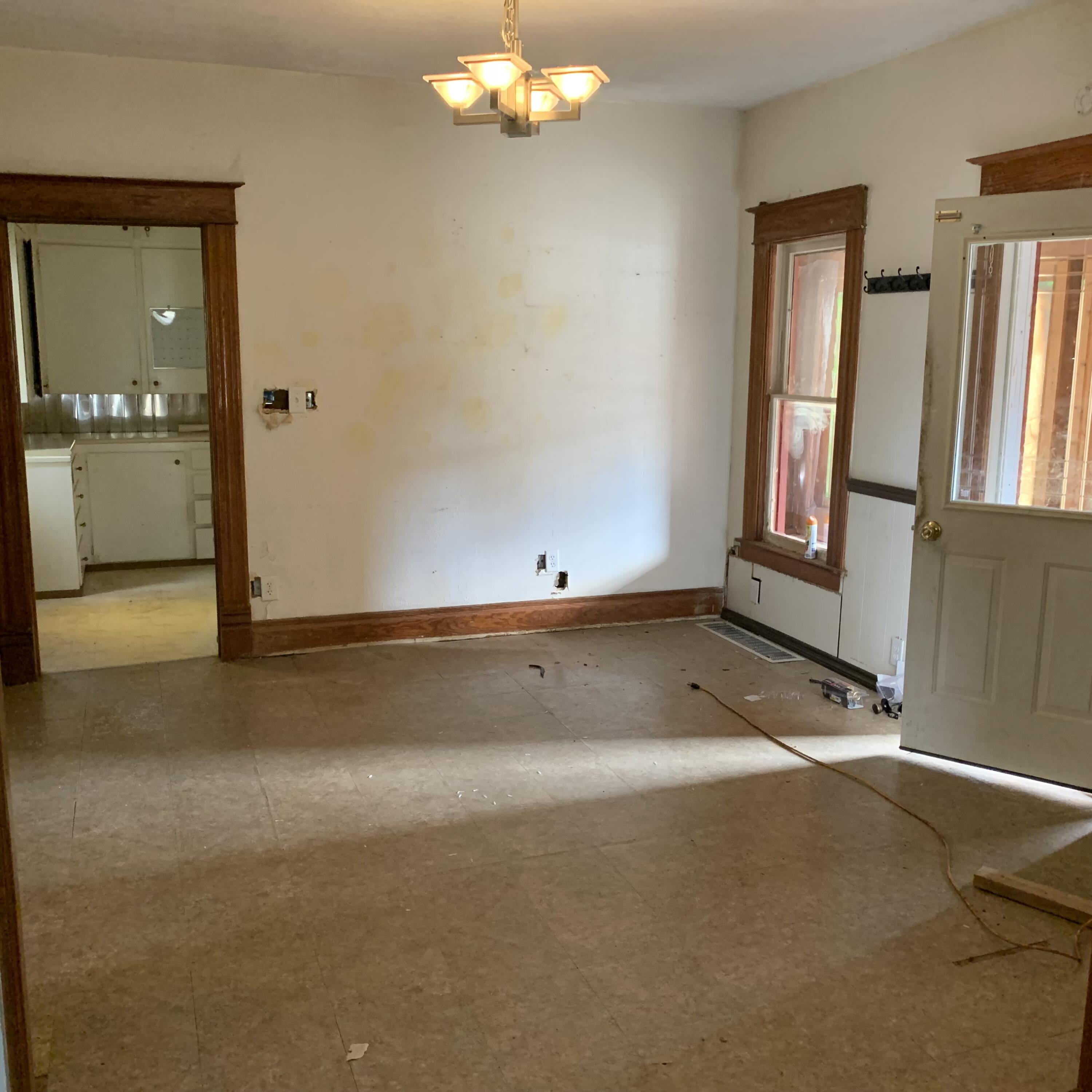 417 South Center Street Hartford, MI 49057 - Photo 9 of 22 IMG_5808