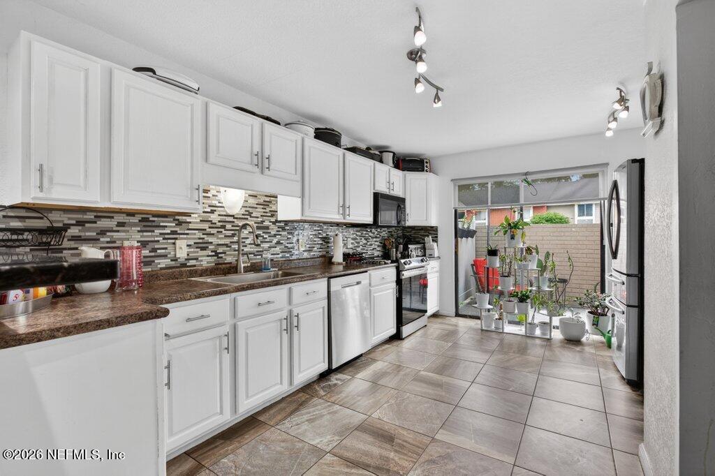 8880 Old Kings Road South, Unit 34 Jacksonville, FL 32257 - Photo 12 of 39 Kitchen