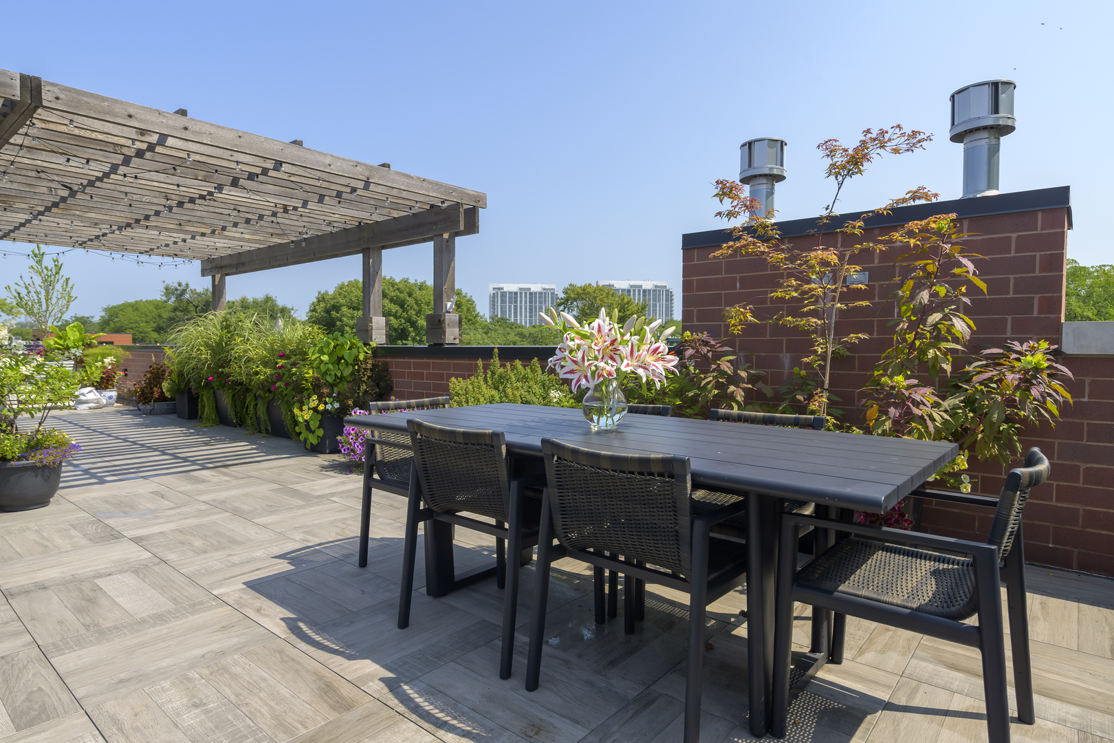 912 West Webster Avenue, Unit 2E Chicago, IL 60614 - Photo 30 of 35