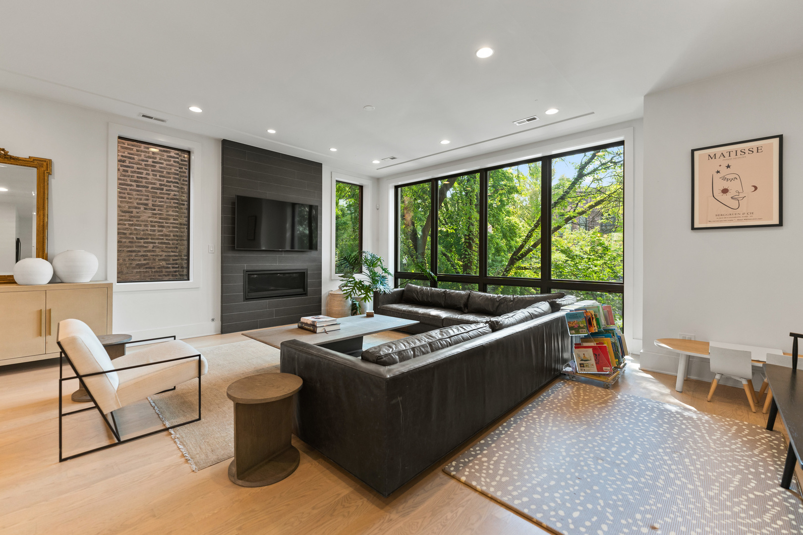 912 West Webster Avenue, Unit 2E Chicago, IL 60614 - Photo 3 of 35