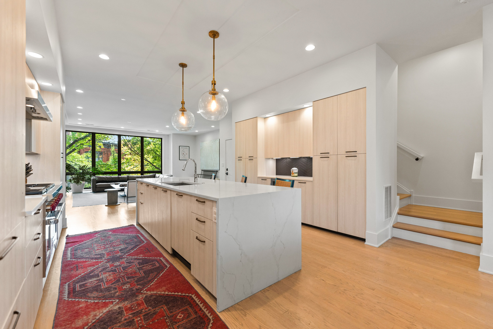 912 West Webster Avenue, Unit 2E Chicago, IL 60614 - Photo 6 of 35