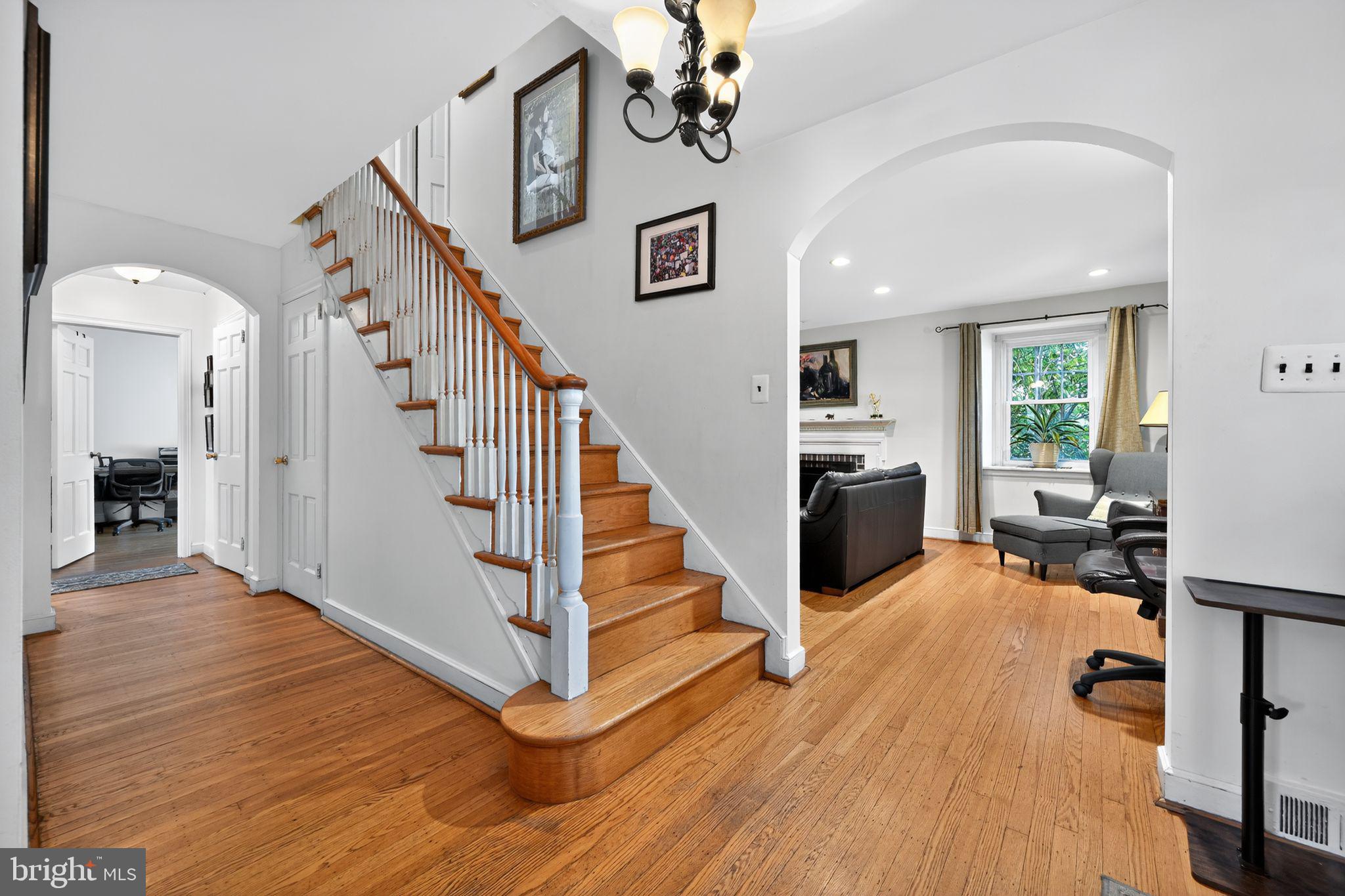 1902 Lambert Road Jenkintown, PA 19046 - Photo 11 of 40 Center Hallway -Great daylight