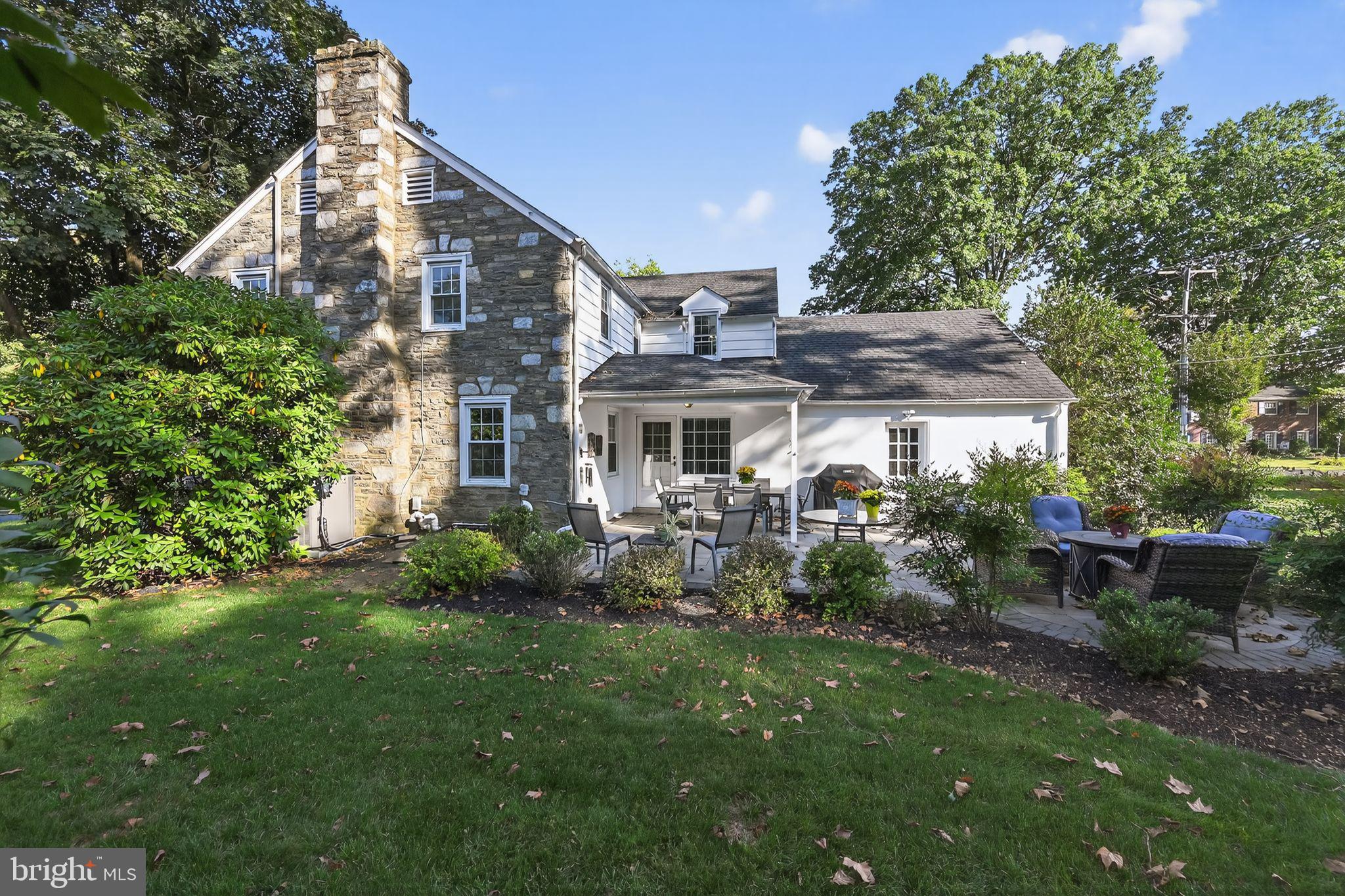1902 Lambert Road Jenkintown, PA 19046 - Photo 27 of 40 Back yard view