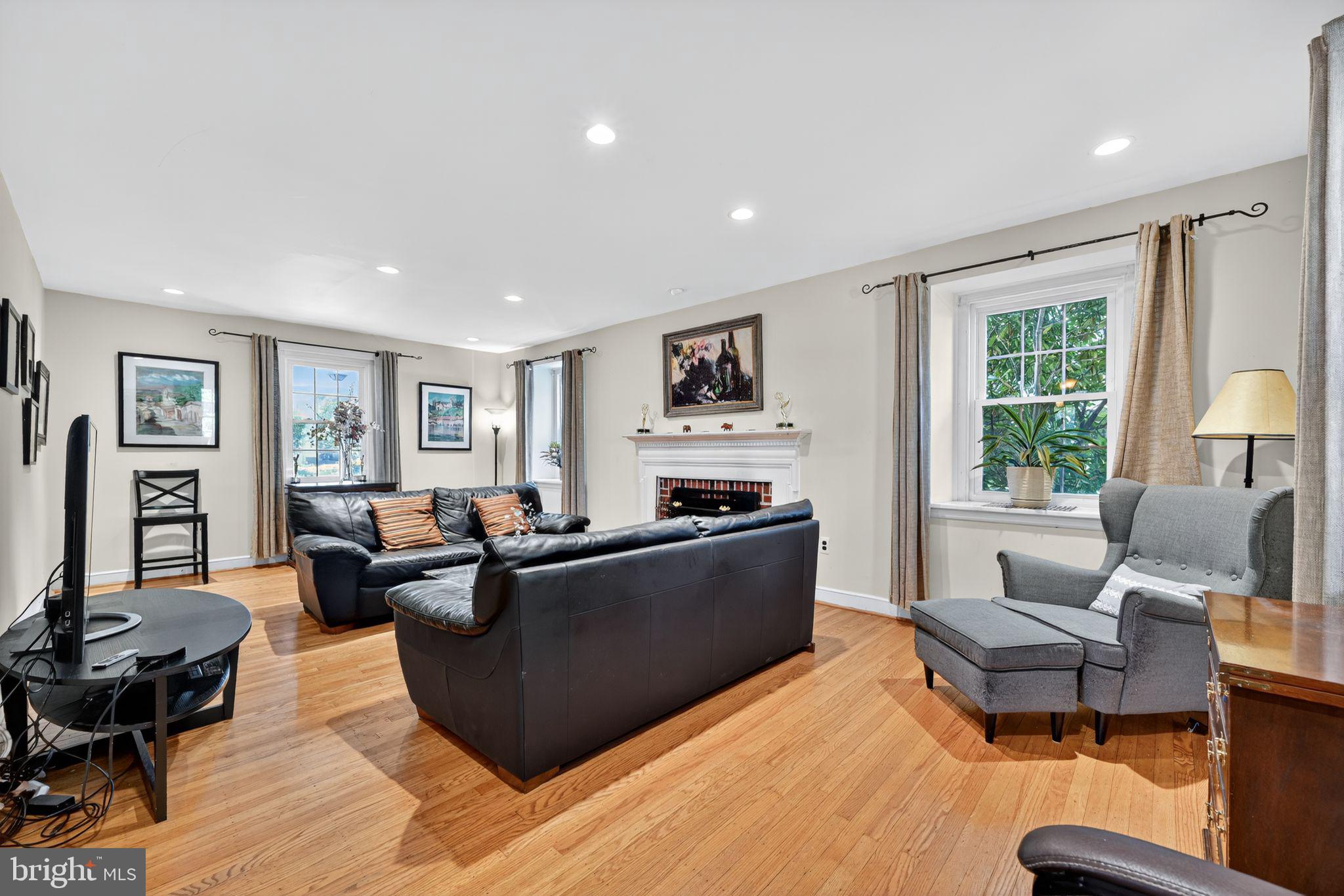1902 Lambert Road Jenkintown, PA 19046 - Photo 3 of 40 Living room, great light streaming in