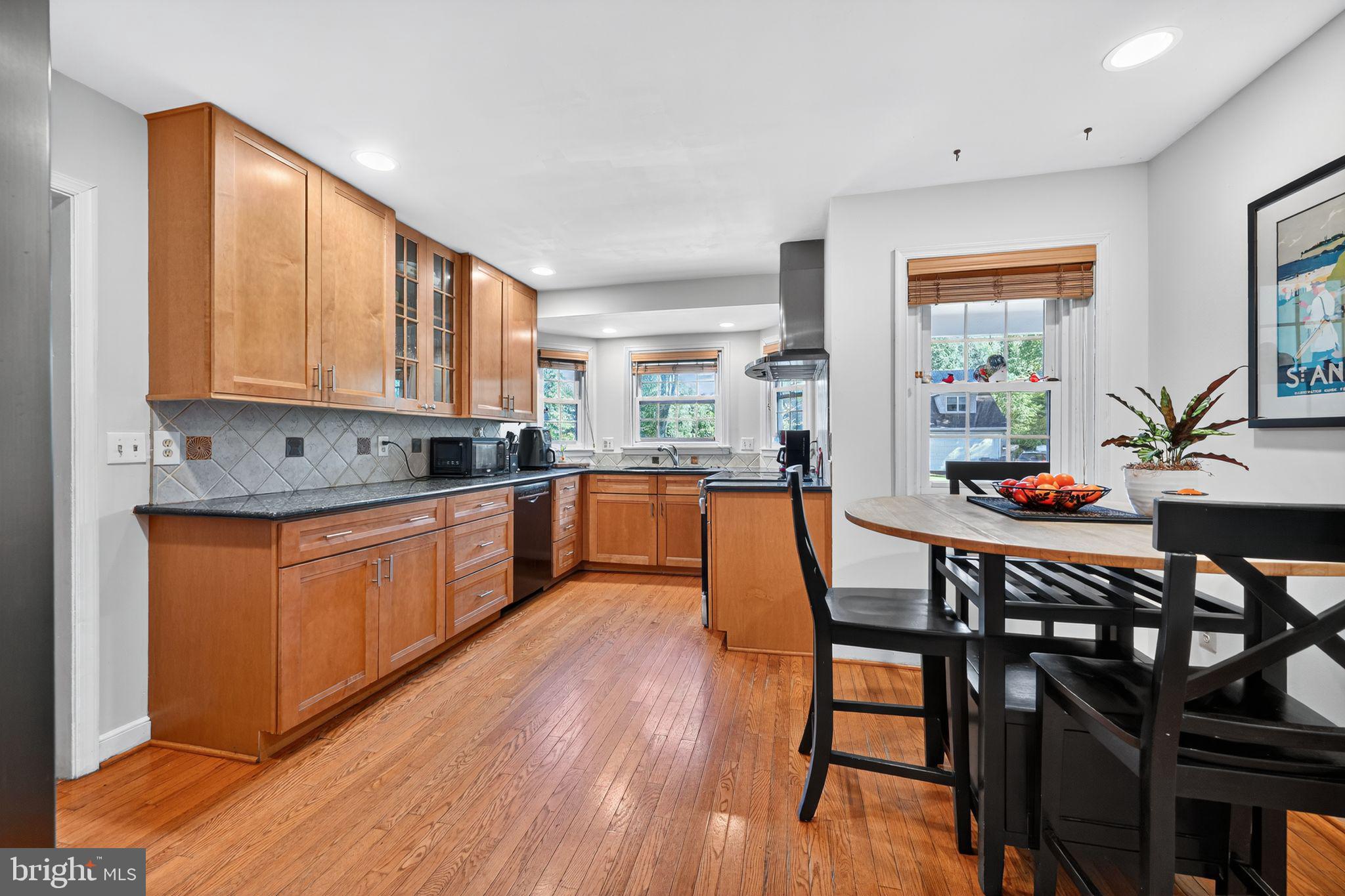 1902 Lambert Road Jenkintown, PA 19046 - Photo 4 of 40 Modern kitchen