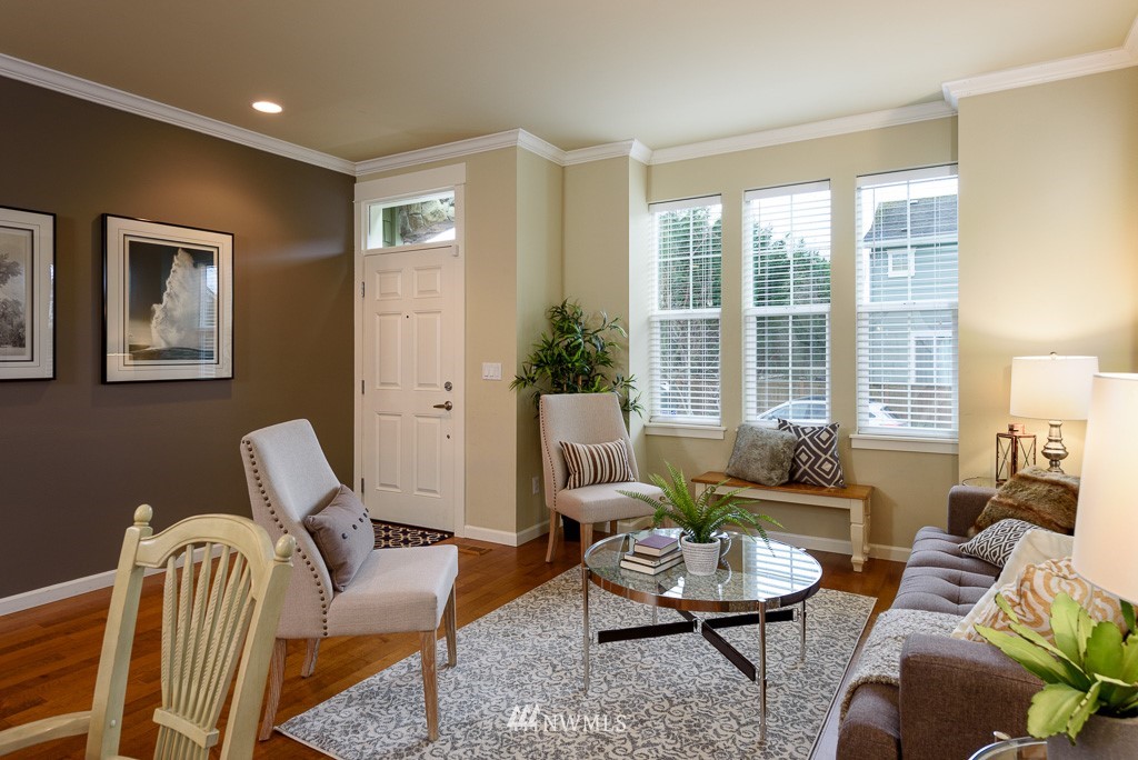 5406 Northeast 6th Court Renton, WA 98059 - Photo 2 of 25 Gallery Image 2
