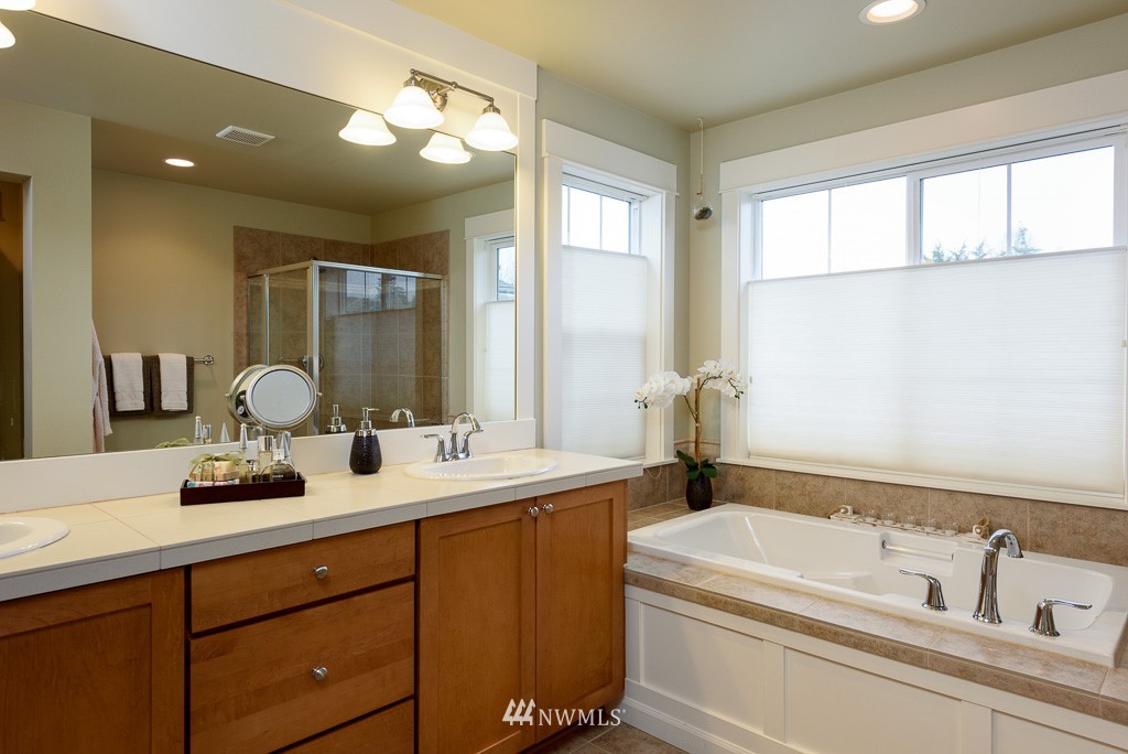 5406 Northeast 6th Court Renton, WA 98059 - Photo 14 of 25 Gallery Image 14