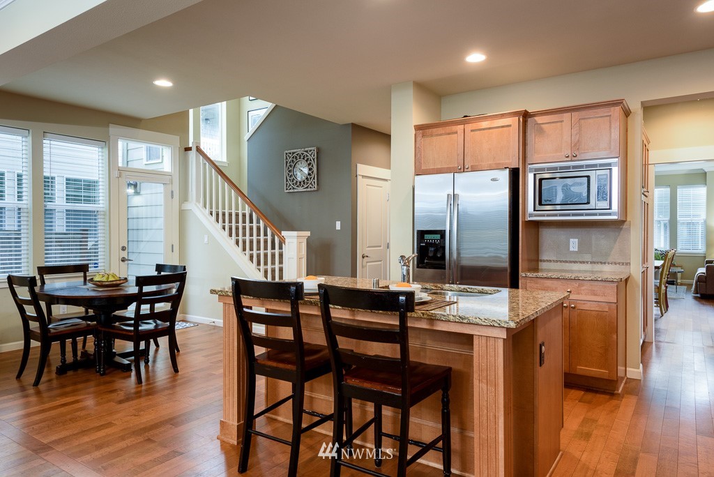 5406 Northeast 6th Court Renton, WA 98059 - Photo 5 of 25 Gallery Image 5