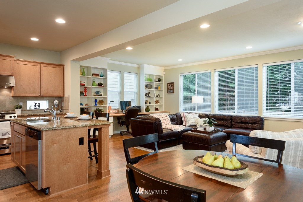 5406 Northeast 6th Court Renton, WA 98059 - Photo 6 of 25 Gallery Image 6