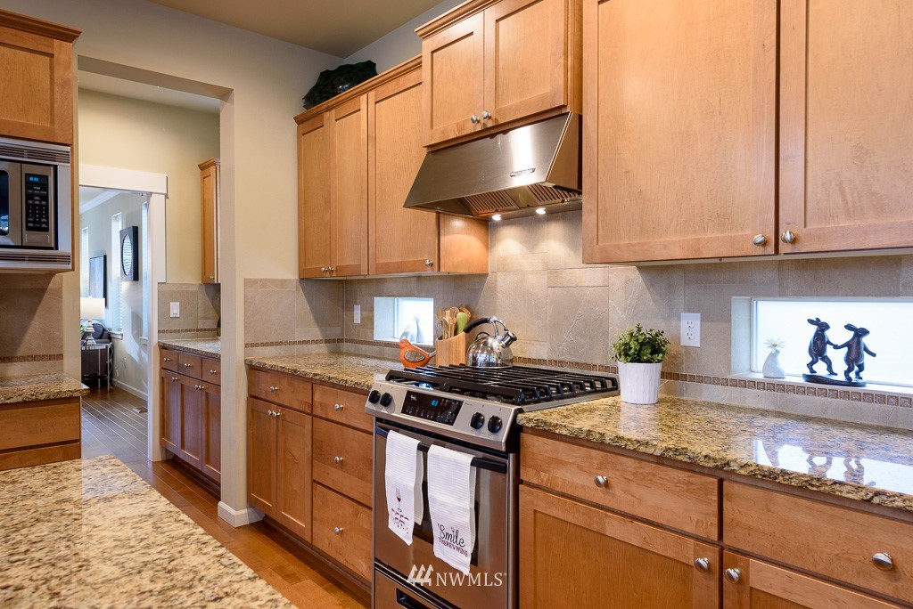 5406 Northeast 6th Court Renton, WA 98059 - Photo 7 of 25 Gallery Image 7
