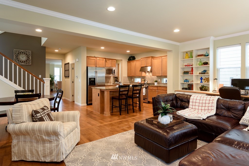 5406 Northeast 6th Court Renton, WA 98059 - Photo 10 of 25 Gallery Image 10
