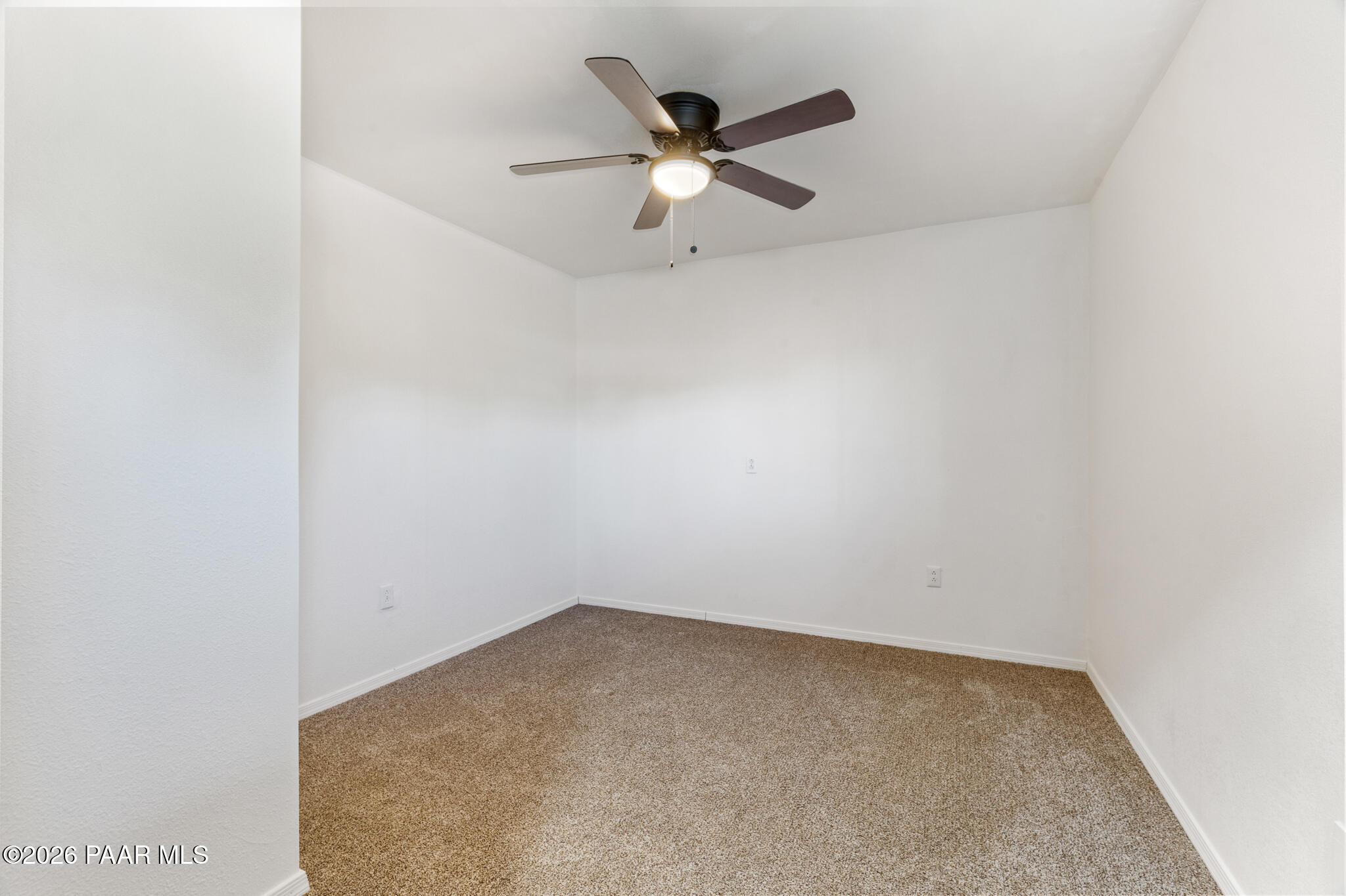 685 West Iris Road Paulden, AZ 86334 - Photo 10 of 33 an empty room