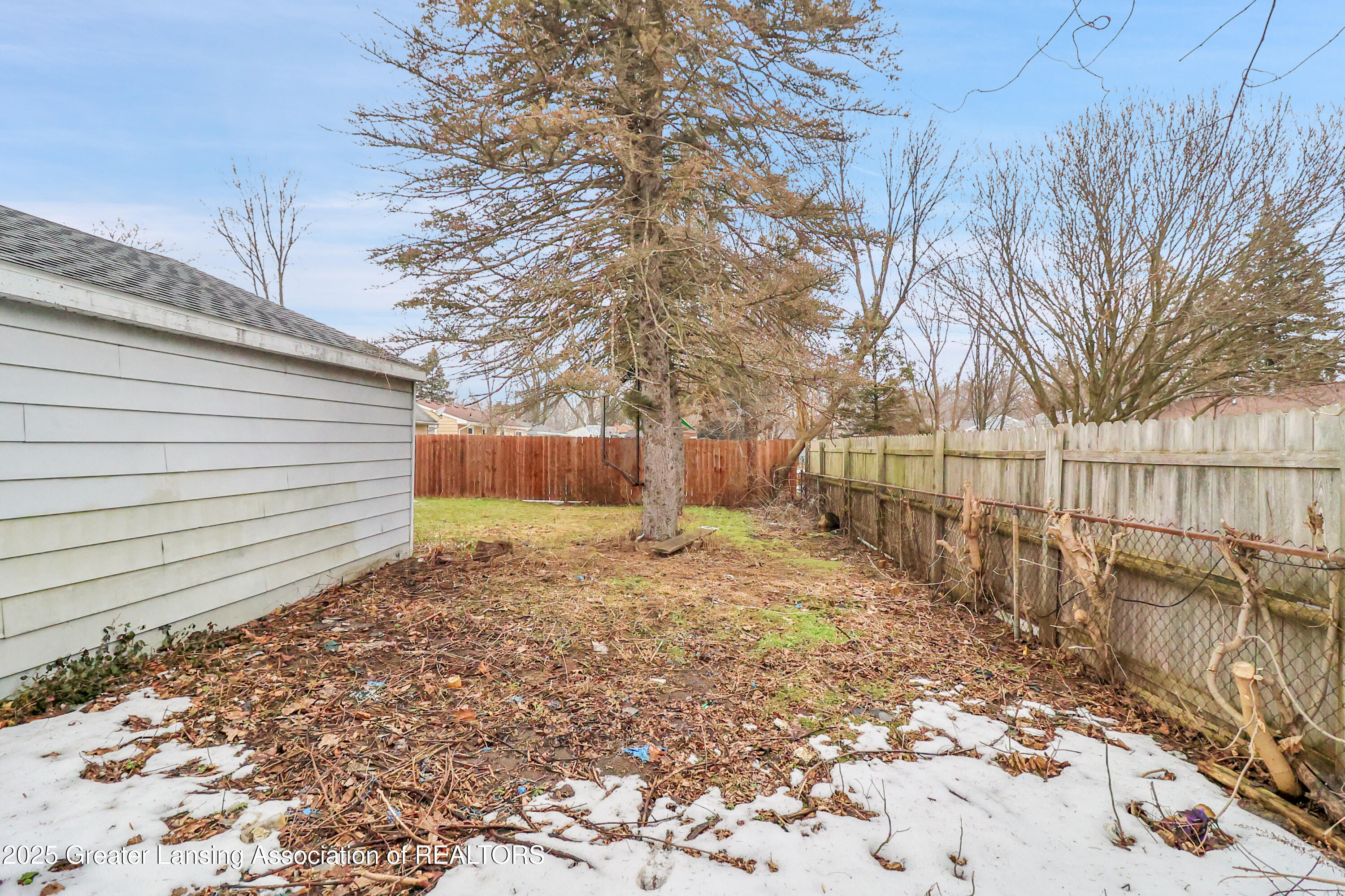 3217 Lawdor Road Lansing, MI 48911 - Photo 26 of 37 IMG_1757