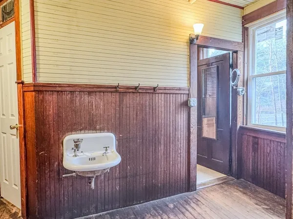 $375,000 | 230 Millers Falls Road, Northfield, MA 01360