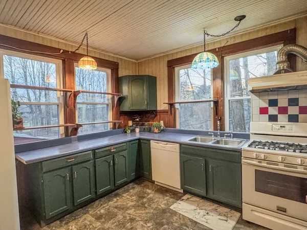 $375,000 | 230 Millers Falls Road, Northfield, MA 01360