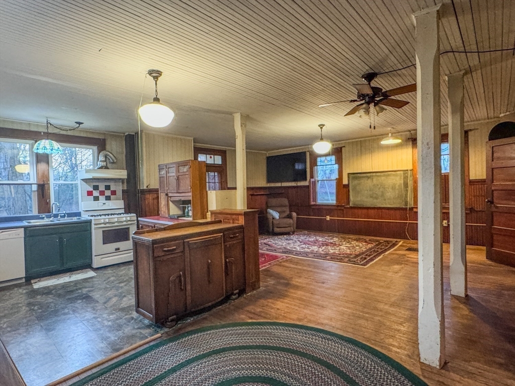 230 Millers Falls Road Northfield, MA 01360 - Photo 9 of 42