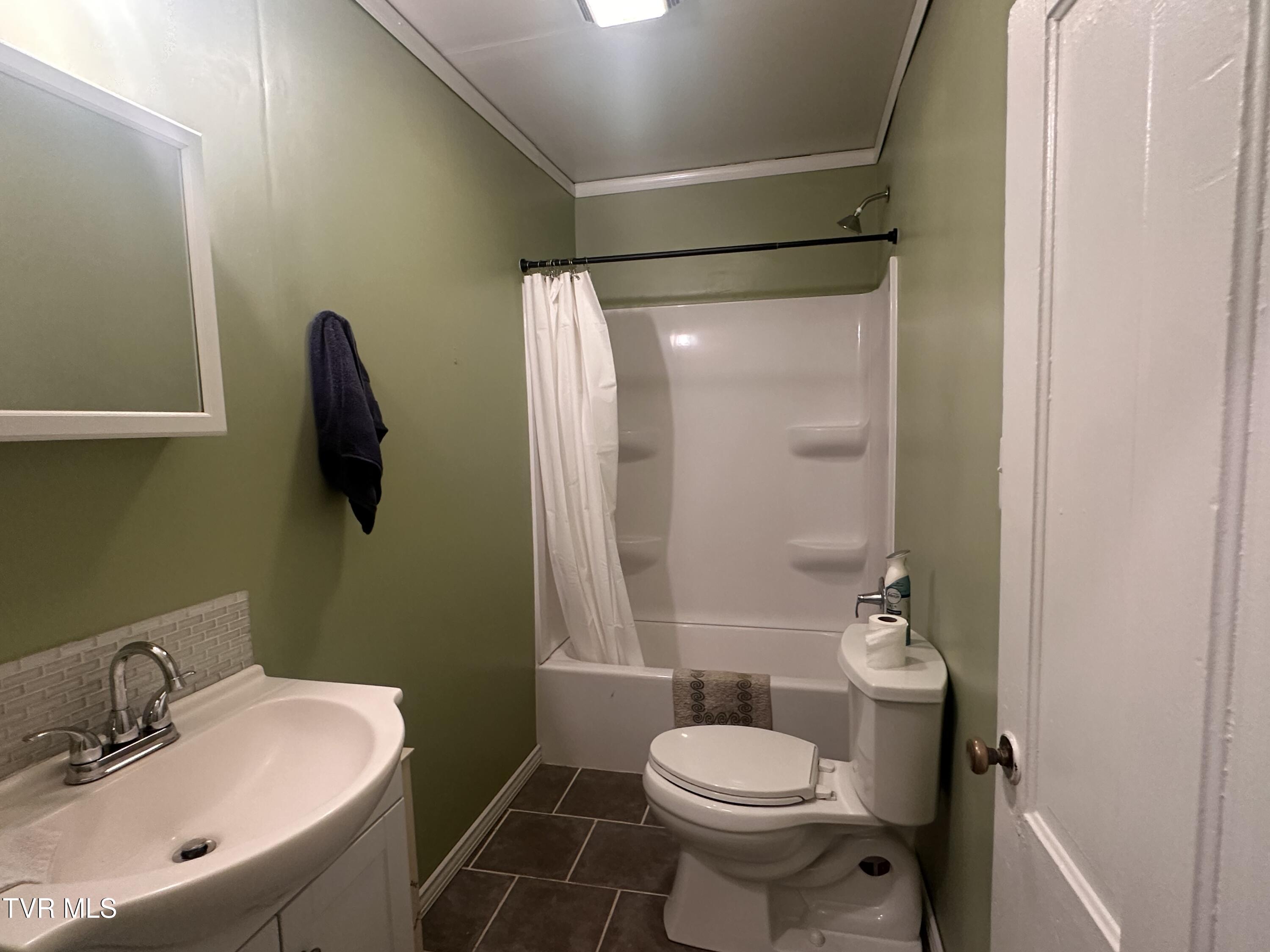 1012 Ward Fork Road Grundy, VA 24614 - Photo 25 of 37 IMG_2966