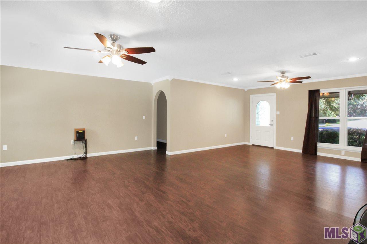 9085 Harris Road Denham Springs, LA 70726 - Photo 7 of 36 Gallery Image 7