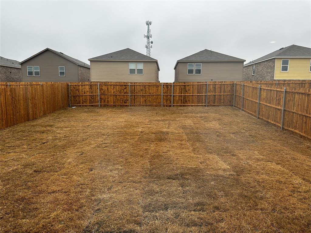 320 Glenwick Lane Van Alstyne, TX 75495 - Photo 2 of 11